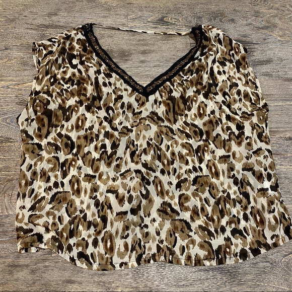 Costa Blanca Cheetah Top with beaded Detail - Picture 6 of 7